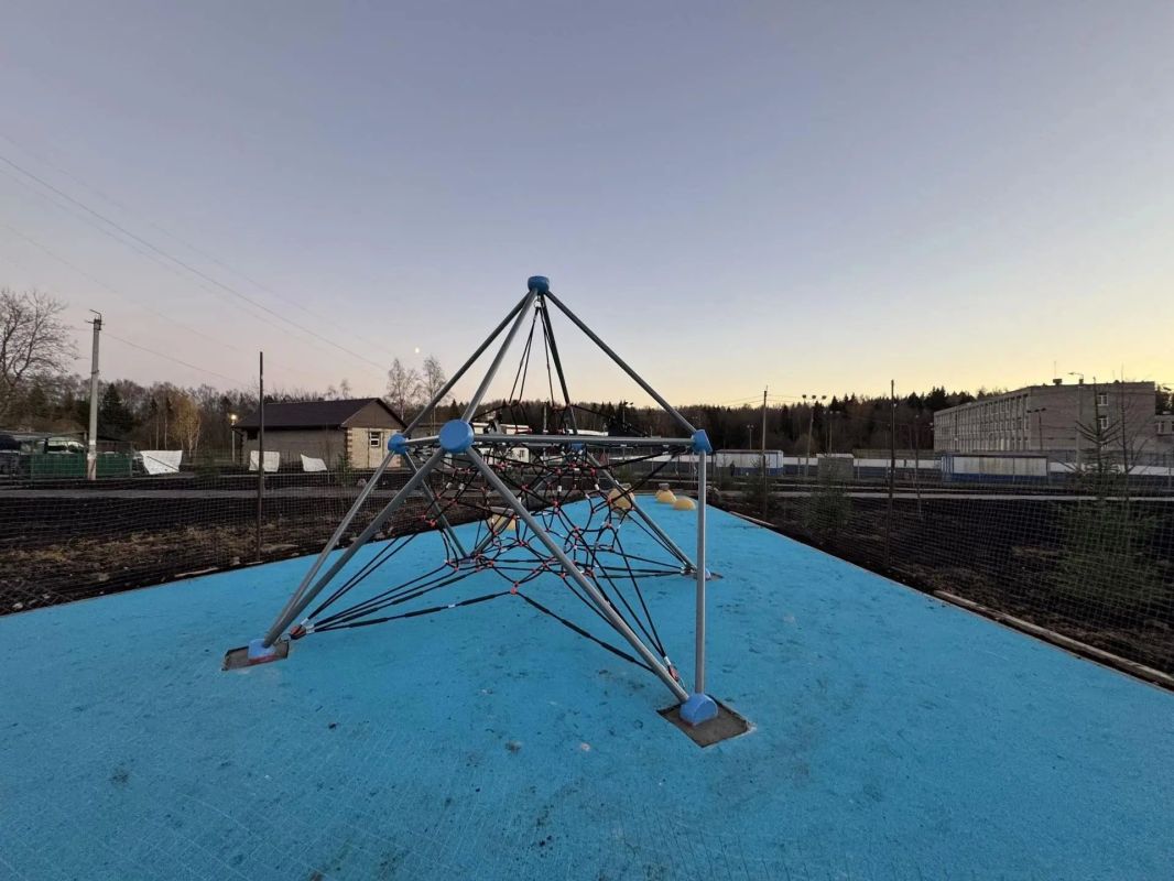 В посёлке Скоропусковский подходит к концу благоустройство сквера В посёлке Скоропусковский подходит к концу благоустройство сквера