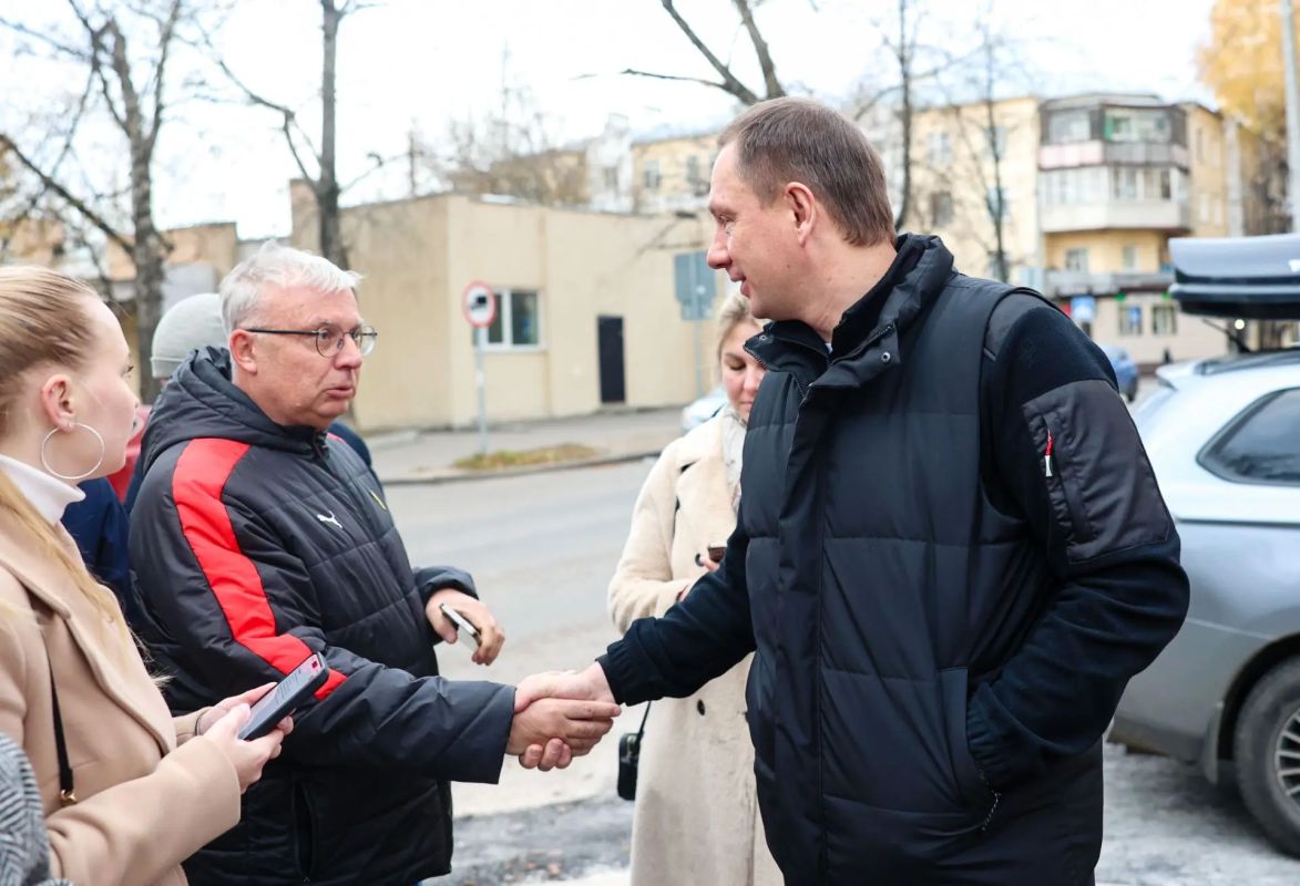 Дмитрий Волков: Готовим к открытию площадь Оптиков в Красногорске, где работы по реконструкции вышли на финальный этап Дмитрий Волков: Готовим к открытию площадь Оптиков в Красногорске, где работы по реконструкции вышли на финальный этап