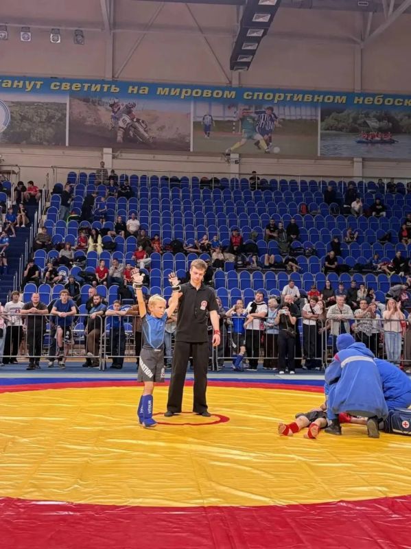 18 октября в ДС «Надежда» прошло открытое первенство и чемпионат городского округа Серпухов по панкратиону 18 октября в ДС «Надежда» прошло открытое первенство и чемпионат городского округа Серпухов по панкратиону