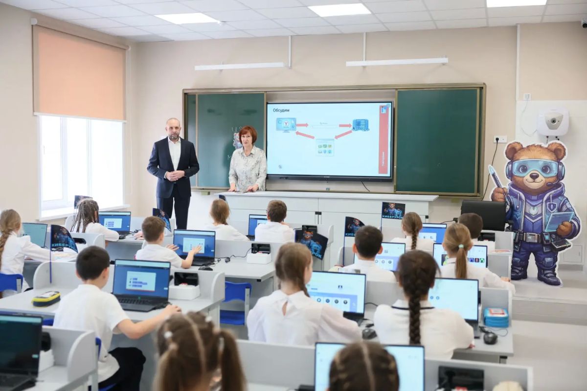 Руслан Заголовацкий: Что такое промпты?. Думаю, многие представители более старшего поколения даже не слышали этого слова Руслан Заголовацкий: Что такое промпты?. Думаю, многие представители более старшего поколения даже не слышали этого слова