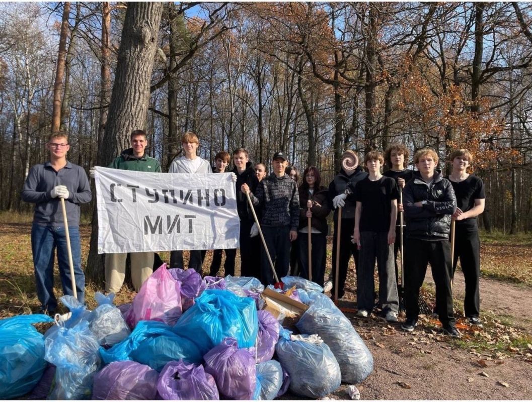 Своими силами: активисты «СТУПИНО МИТ» навели порядок у городских прудов