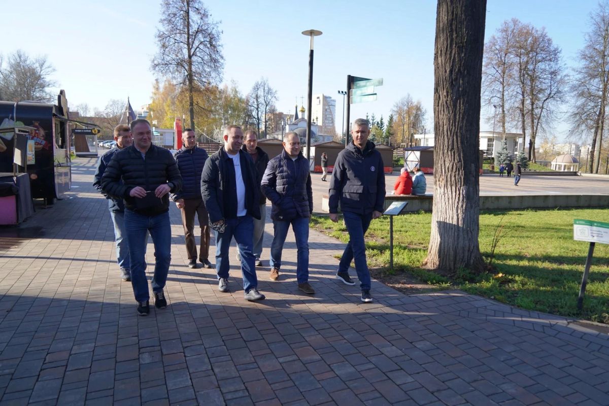 Заместитель главы городского округа Подольск Игорь Семёнов провёл обход микрорайона Центральный, в том числе территории парка имени В. Талалихина Заместитель главы городского округа Подольск Игорь Семёнов провёл обход микрорайона Центральный, в том числе территории парка имени В. Талалихина