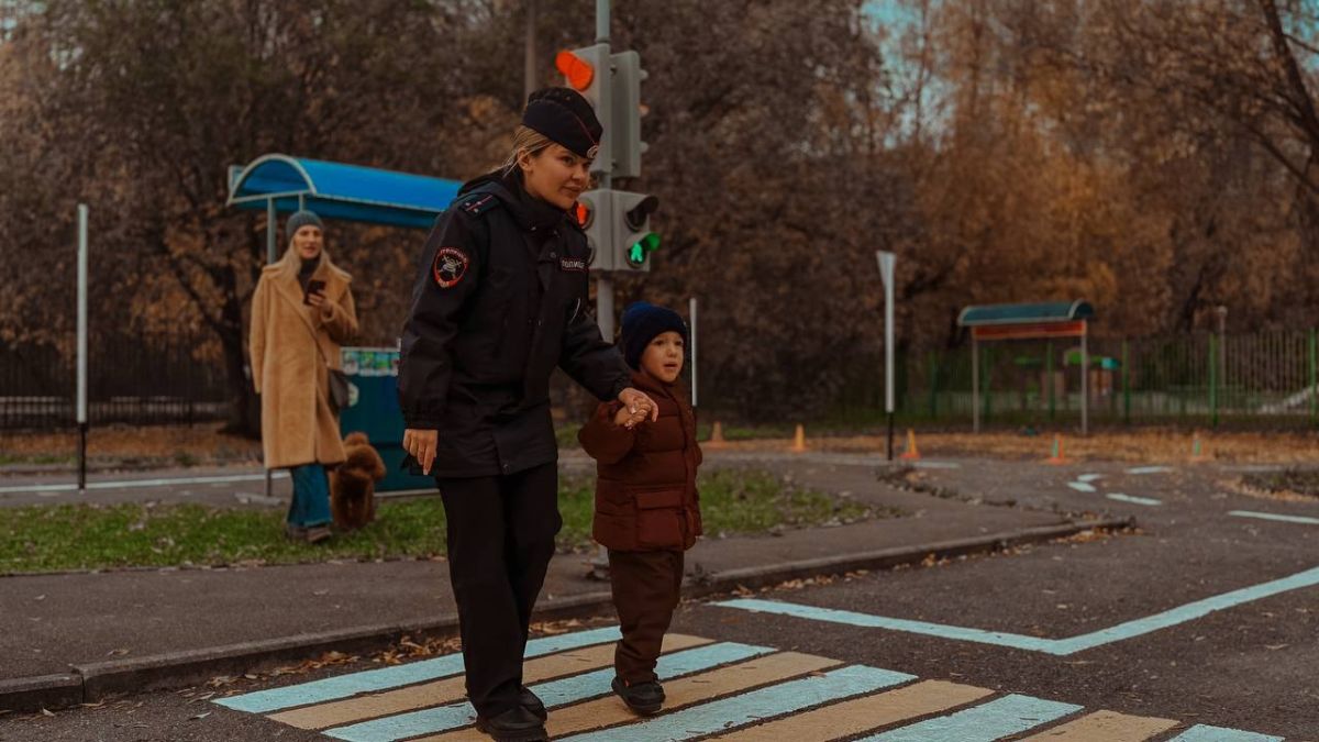 Госавтоинспекция УМВД России по г.о. Химки: практическое занятие в мобильном автогородке Госавтоинспекция УМВД России по г.о. Химки: практическое занятие в мобильном автогородке