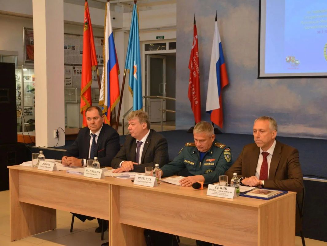 Александр Перегуда принял участие в расширенном совещании по итогам оперативно-служебной деятельности ГКУ МО «Мособлпожспас» Александр Перегуда принял участие в расширенном совещании по итогам оперативно-служебной деятельности ГКУ МО «Мособлпожспас»