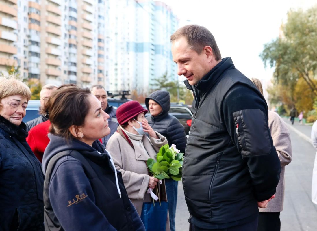 Дмитрий Волков: Вместе с нашими уважаемыми жителями проверил благоустройство дворовой территории на Подмосковном бульваре, 11 и ул. Игната Титова, 7 в Павшинской пойме Дмитрий Волков: Вместе с нашими уважаемыми жителями проверил благоустройство дворовой территории на Подмосковном бульваре, 11 и ул. Игната Титова, 7 в Павшинской пойме