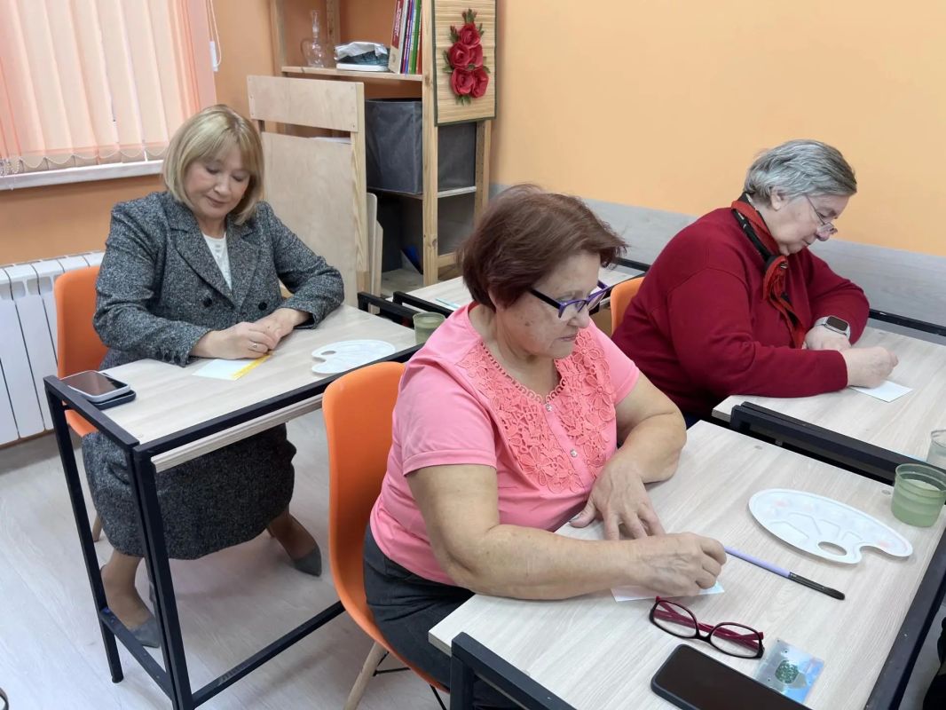 Омбудсмен Подмосковья встретилась с участниками проекта «Активное долголетие» в Красногорске Омбудсмен Подмосковья встретилась с участниками проекта «Активное долголетие» в Красногорске