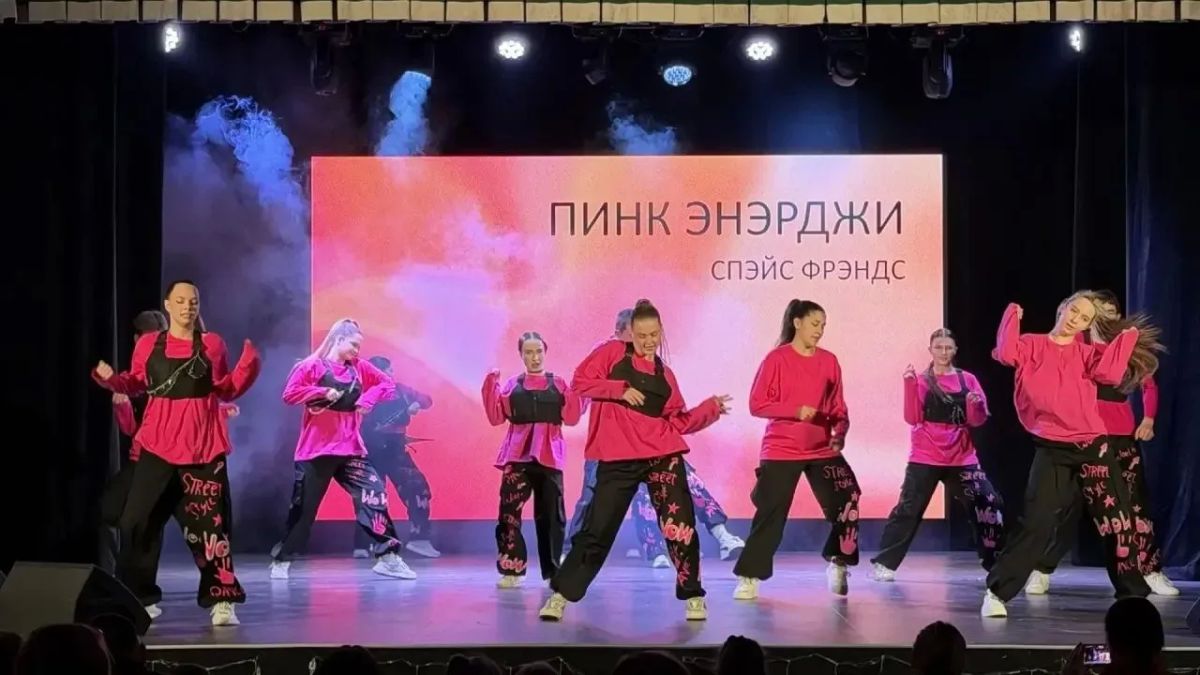 В пятничный вечер в Доме культуры «Лира» посёлка Пролетарский коллектив «Спейс френдс» отметил своё 10-летие! В пятничный вечер в Доме культуры «Лира» посёлка Пролетарский коллектив «Спейс френдс» отметил своё 10-летие!