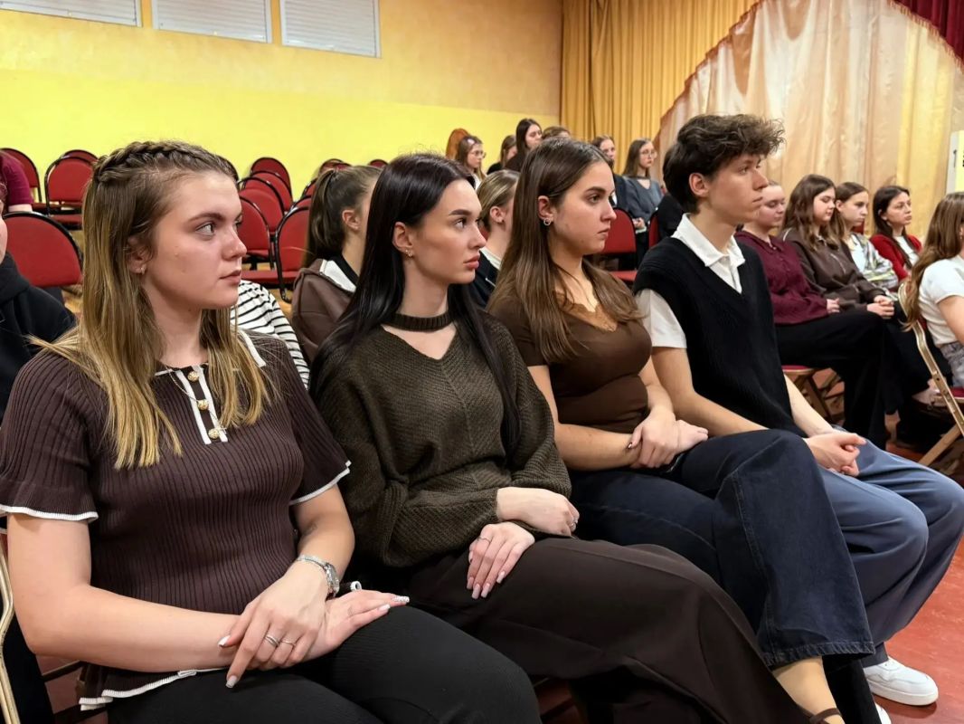 В Губернском колледже продолжается цикл православных лекториев, направленных на нравственное воспитание молодежи и осмысление вечных человеческих ценностей В Губернском колледже продолжается цикл православных лекториев, направленных на нравственное воспитание молодежи и осмысление вечных человеческих ценностей