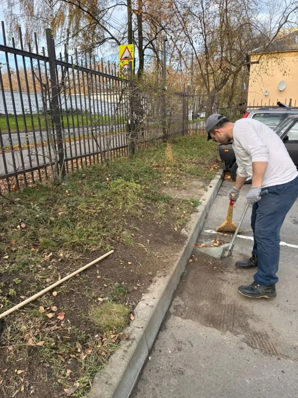 Наводим чистоту! В Красногорске проходят субботники Наводим чистоту! В Красногорске проходят субботники
