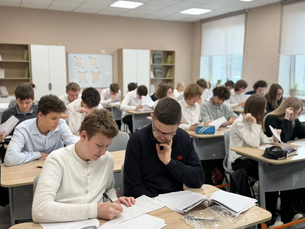 В Химках прошёл IV Всероссийский научно-технологический диктант «Человек и космос» В Химках прошёл IV Всероссийский научно-технологический диктант «Человек и космос»