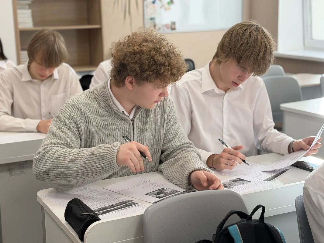 В Химках прошёл IV Всероссийский научно-технологический диктант «Человек и космос» В Химках прошёл IV Всероссийский научно-технологический диктант «Человек и космос»