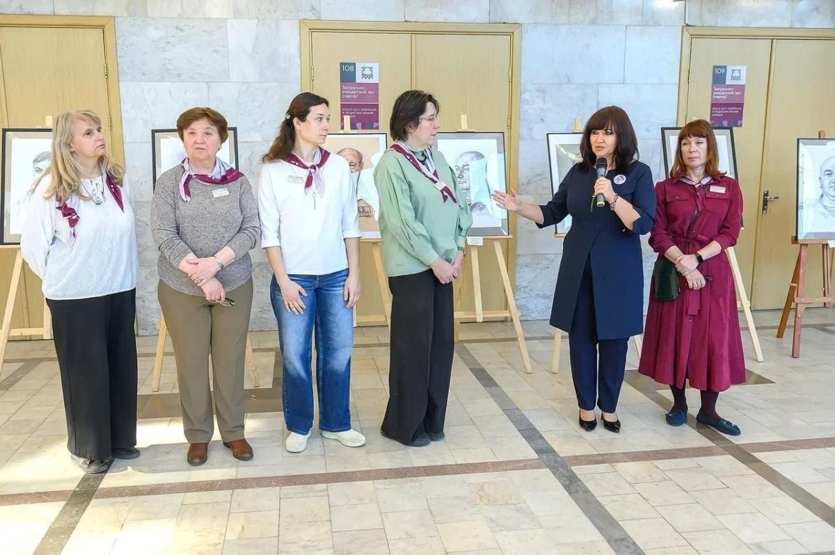 Во Дворце культуры «Октябрь» прошел областной мастер-класс по изобразительному творчеству Во Дворце культуры «Октябрь» прошел областной мастер-класс по изобразительному творчеству