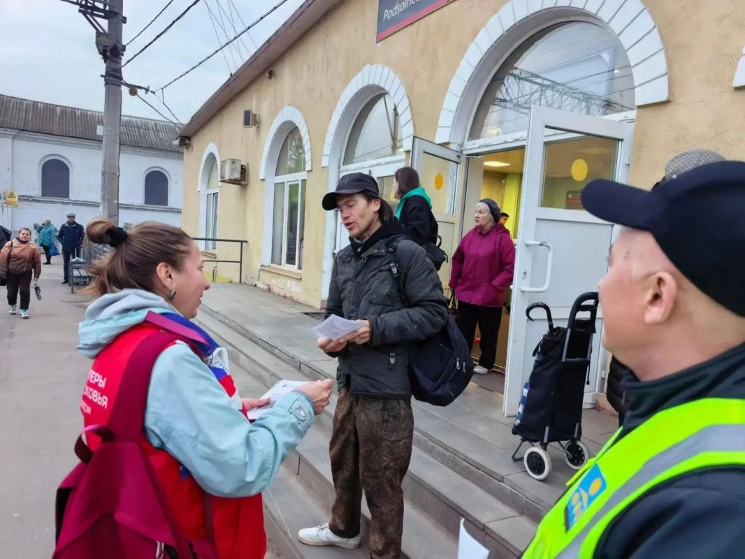 Профилактическая акция на станции «Подсолнечная»: напоминаем о безопасности