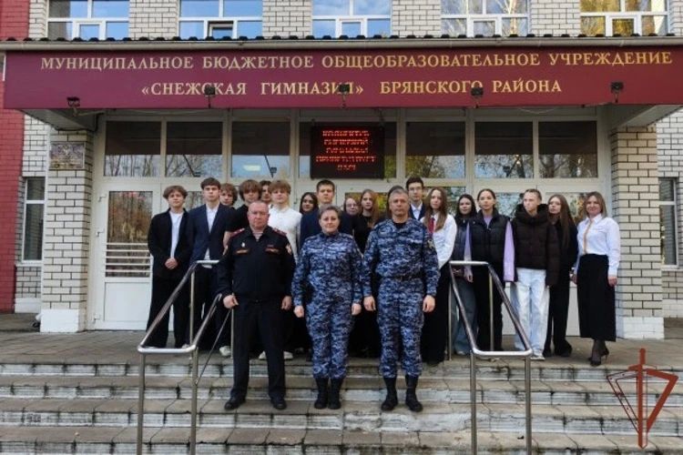 Росгвардейцы продолжают проводить патриотические мероприятия в регионах Центральной России