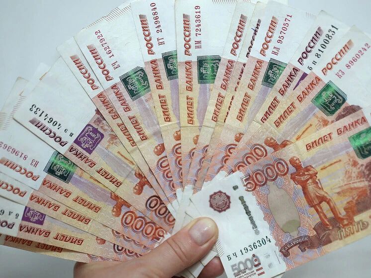 За 23 взятки и международный розыск мужчина отделался штрафом в 2 млн рублей