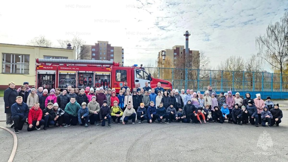 Уроки мужества: в ивантеевской школе прошел День пожарной безопасности Уроки мужества: в ивантеевской школе прошел День пожарной безопасности
