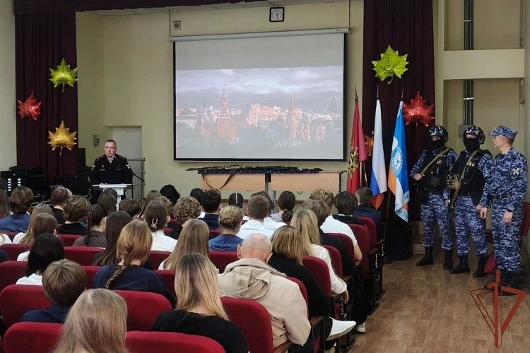Росгвардейцы продолжают проводить патриотические мероприятия в регионах Центральной России Росгвардейцы продолжают проводить патриотические мероприятия в регионах Центральной России