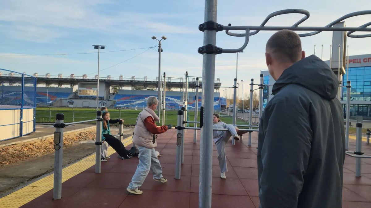 Возведение современной «умной» спортивной площадки в Красноармейске подходит к завершению Возведение современной «умной» спортивной площадки в Красноармейске подходит к завершению