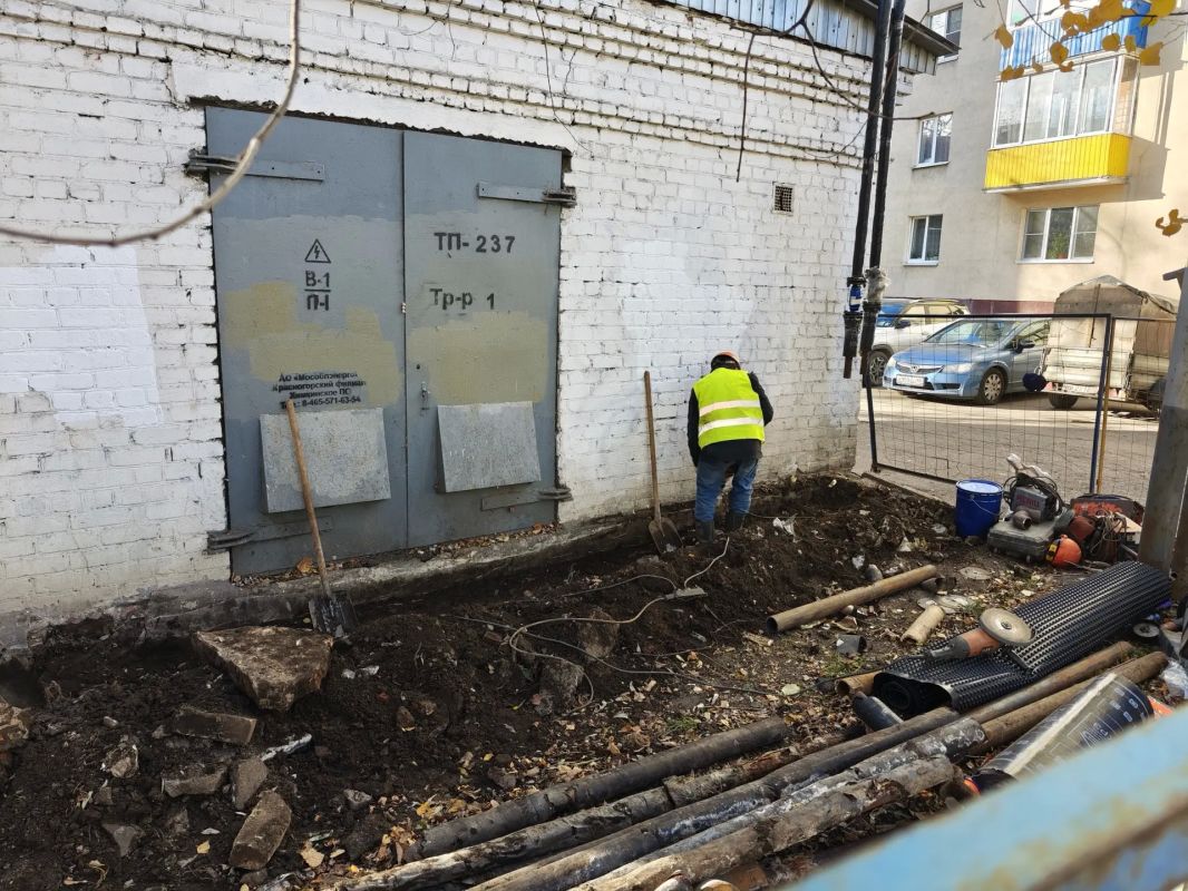 В Старых Химках устраняют повреждения трубопровода центрального отопления В Старых Химках устраняют повреждения трубопровода центрального отопления