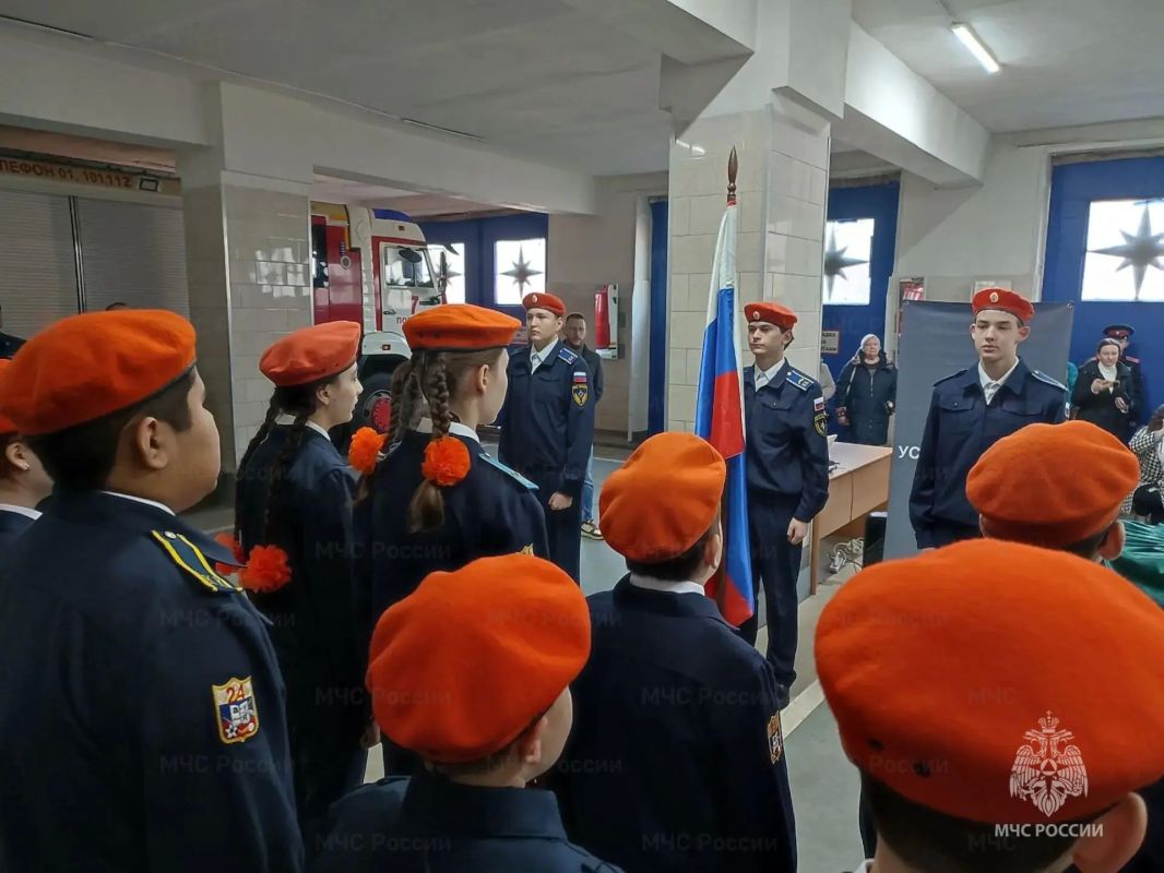 Торжественное посвящение в кадеты состоялось в 7-й пожарно-спасательной части Подольска Торжественное посвящение в кадеты состоялось в 7-й пожарно-спасательной части Подольска