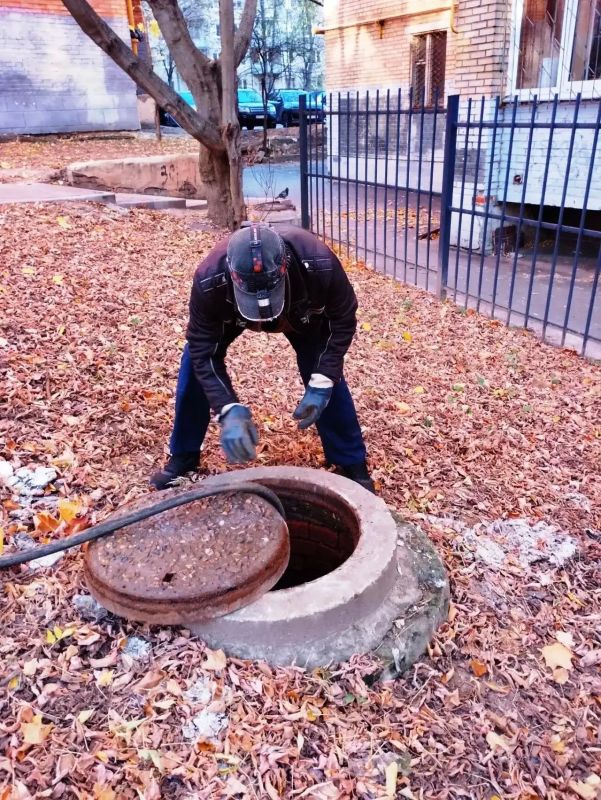Коммунальные службы нашего округа продолжают ежедневную борьбу с последствиями неправильного использования канализации