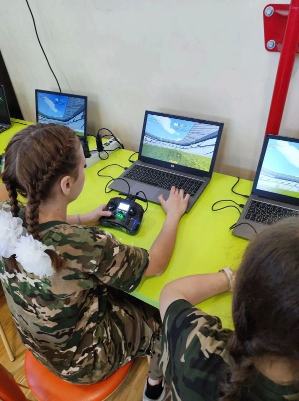 Ступинцы завоевали серебро на областной военно-патриотической игре «Мисайловский прорыв» Ступинцы завоевали серебро на областной военно-патриотической игре «Мисайловский прорыв»