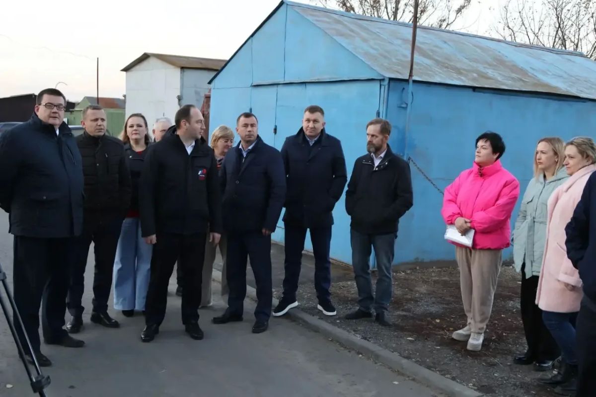 Сергей Мужальских: Проверил результаты благоустройства дворовой территории у домов № 1, 3 и 5 на улице Молодёжной в селе Аксиньино