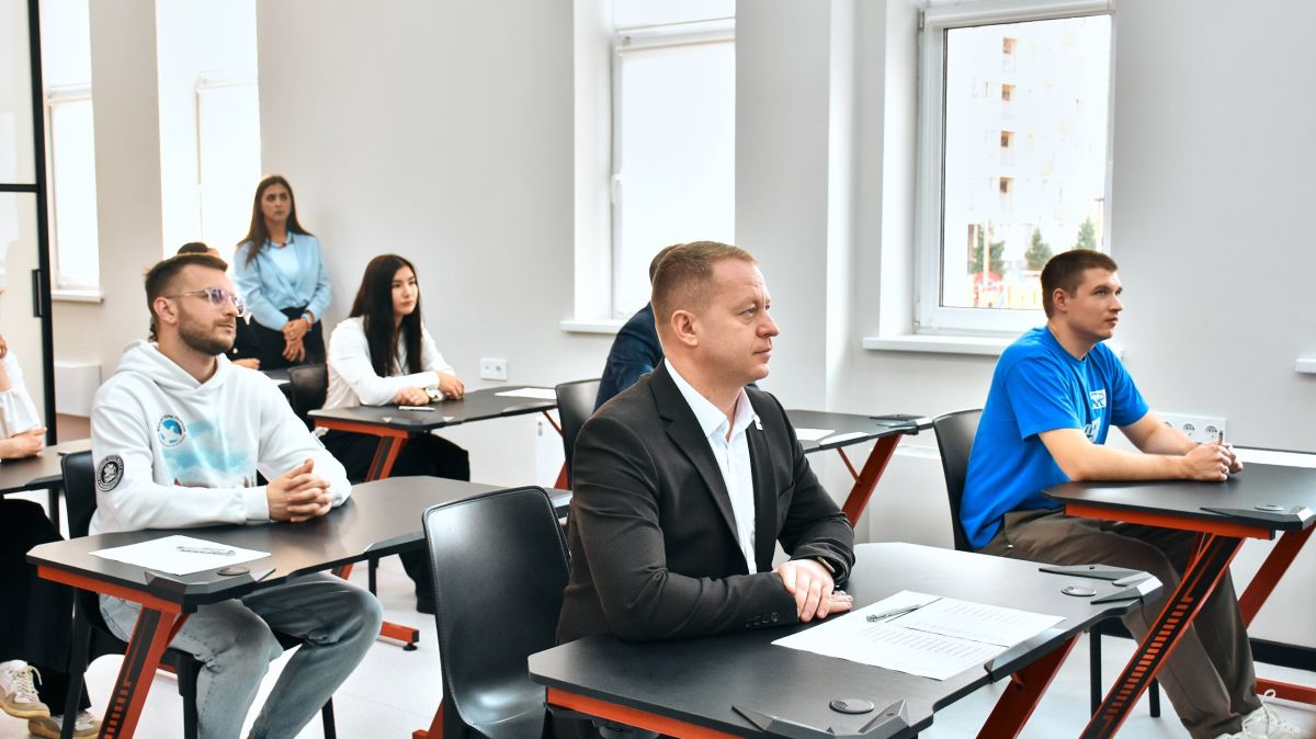 ЧЕЛОВЕК И КОСМОС: проверяем знания и открываем новое! ЧЕЛОВЕК И КОСМОС: проверяем знания и открываем новое!
