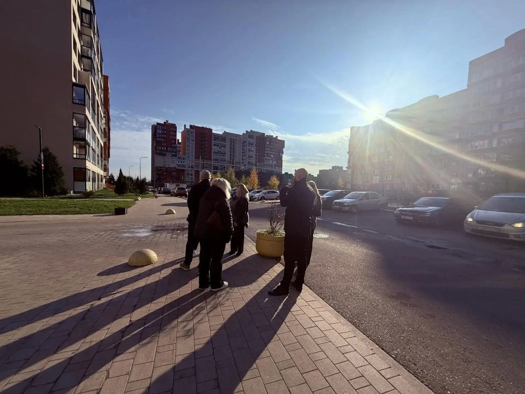 На связи с жителями. По поручению Главы городского округа Красногорск Дмитрия Владимировича Волкова его заместители продолжают серию обходов территорий На связи с жителями. По поручению Главы городского округа Красногорск Дмитрия Владимировича Волкова его заместители продолжают серию обходов территорий