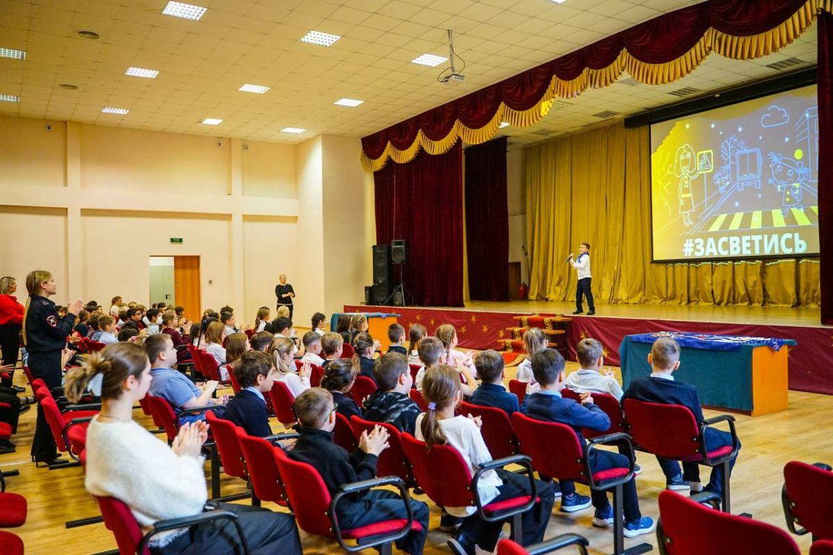 В школах Химок проходят уроки дорожной безопасности В школах Химок проходят уроки дорожной безопасности