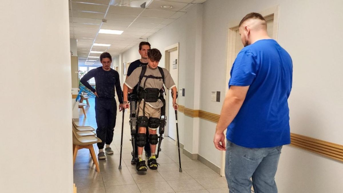 Участники СВО в реабилитационном центре «Ясенки» под Подольском попробовали на себе новую модель экзоскелета Участники СВО в реабилитационном центре «Ясенки» под Подольском попробовали на себе новую модель экзоскелета