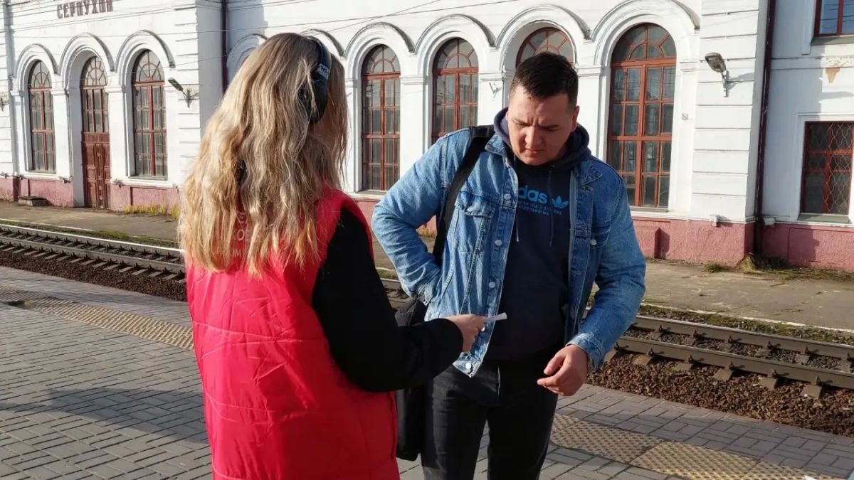 Сегодня на железнодорожной станции Серпухов прошла рейд-акция «Сохрани себе жизнь», направленная на профилактику травматизма и предупреждение несчастных случаев на железной дороге Сегодня на железнодорожной станции Серпухов прошла рейд-акция «Сохрани себе жизнь», направленная на профилактику травматизма и предупреждение несчастных случаев на железной дороге