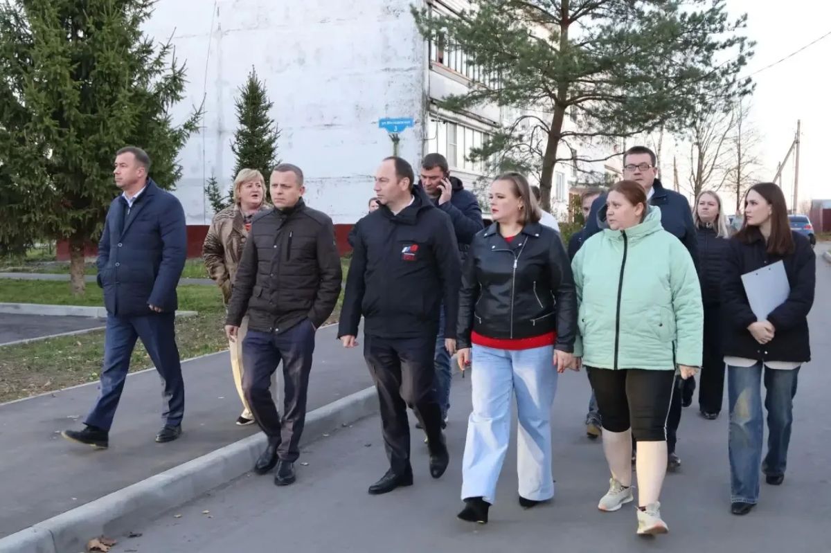 Сергей Мужальских: Проверил результаты благоустройства дворовой территории у домов № 1, 3 и 5 на улице Молодёжной в селе Аксиньино Сергей Мужальских: Проверил результаты благоустройства дворовой территории у домов № 1, 3 и 5 на улице Молодёжной в селе Аксиньино