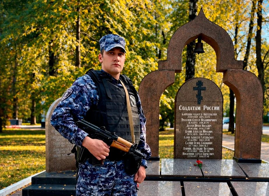 #ЛицаСлужбы. На сержант полиции Руслан Б. — сотрудник Электростальского отдела вневедомственной охраны Главного управления Росгвардии по Московской области