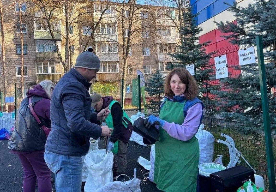 Два грузовика вторсырья собрали на переработку жители и волонтеры в Королеве