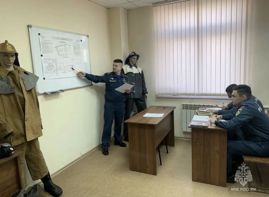 В пожарно-спасательные подразделения Подмосковья приняли первых военнослужащих по призыву В пожарно-спасательные подразделения Подмосковья приняли первых военнослужащих по призыву