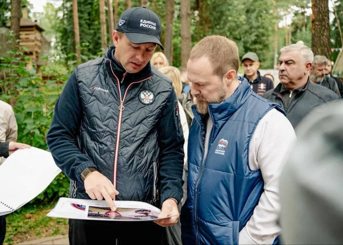Сразу два объекта, реализованных по Народной программе «Единой России» на основе наказов наших жителей, открыли сегодня в Красногорске – площадь Оптиков и автогородок в «Сказочном» Сразу два объекта, реализованных по Народной программе «Единой России» на основе наказов наших жителей, открыли сегодня в Красногорске – площадь Оптиков и автогородок в «Сказочном»