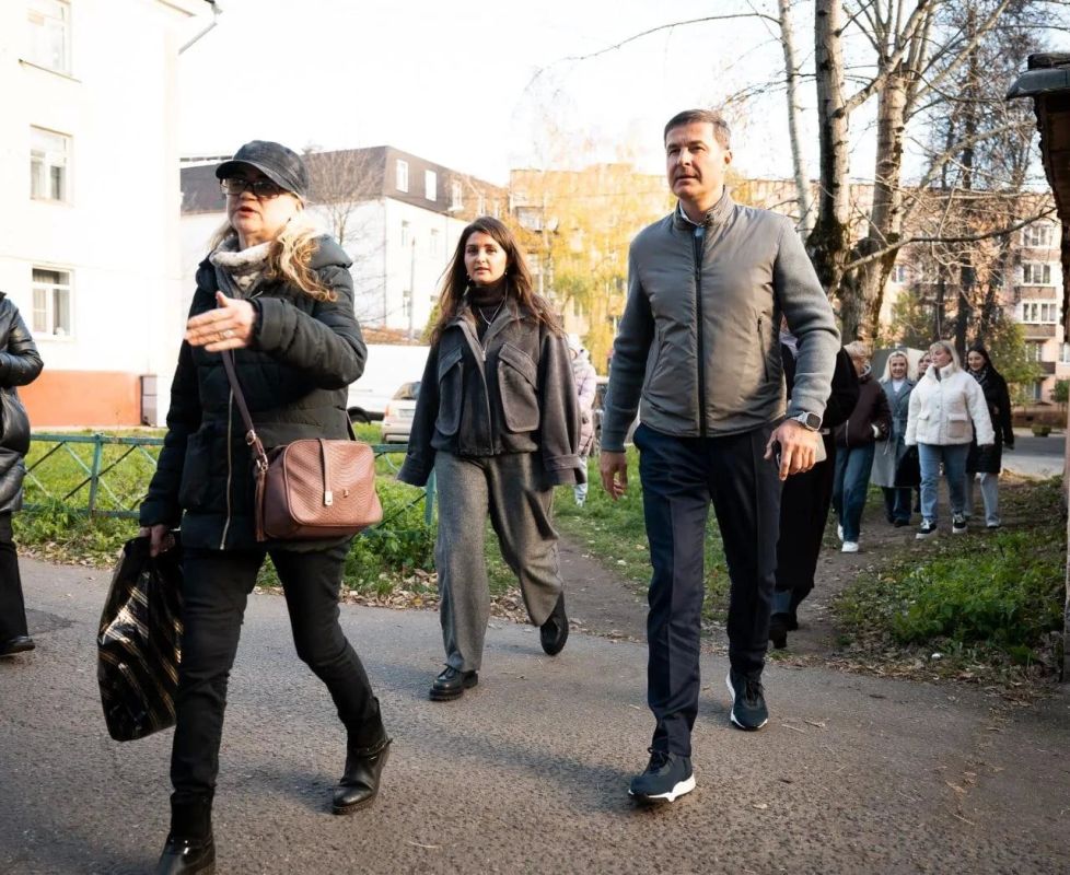 Содержание дворов и подъездов на улице Кирова проверил глава Люберец Содержание дворов и подъездов на улице Кирова проверил глава Люберец