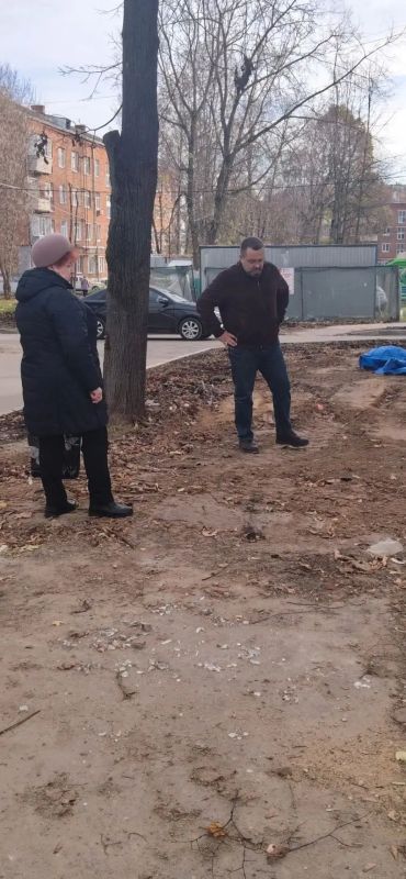 Контроль благоустройства: ремонт дворовой территории в 25-м квартале Контроль благоустройства: ремонт дворовой территории в 25-м квартале
