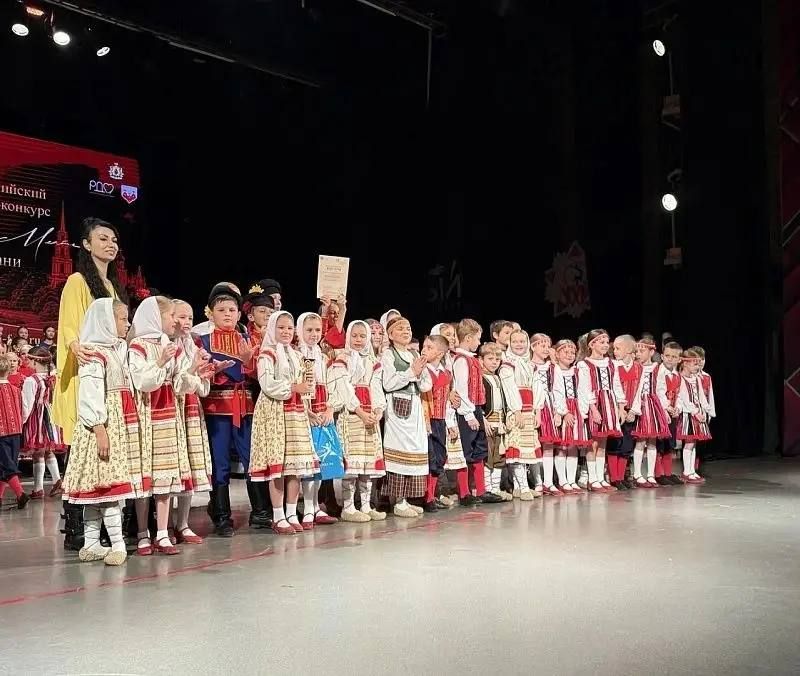 Народный коллектив «Ансамбль народного танца «Сувенир» ДК «Химик» завоевал награды на II Всероссийском фестивале-конкурсе хореографического творчества «Шаг к мечте», который прошёл в Рязани 24 октября Народный коллектив «Ансамбль народного танца «Сувенир» ДК «Химик» завоевал награды на II Всероссийском фестивале-конкурсе хореографического творчества «Шаг к мечте», который прошёл в Рязани 24 октября