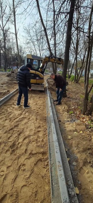 Контроль благоустройства: ремонт дворовой территории в 25-м квартале Контроль благоустройства: ремонт дворовой территории в 25-м квартале
