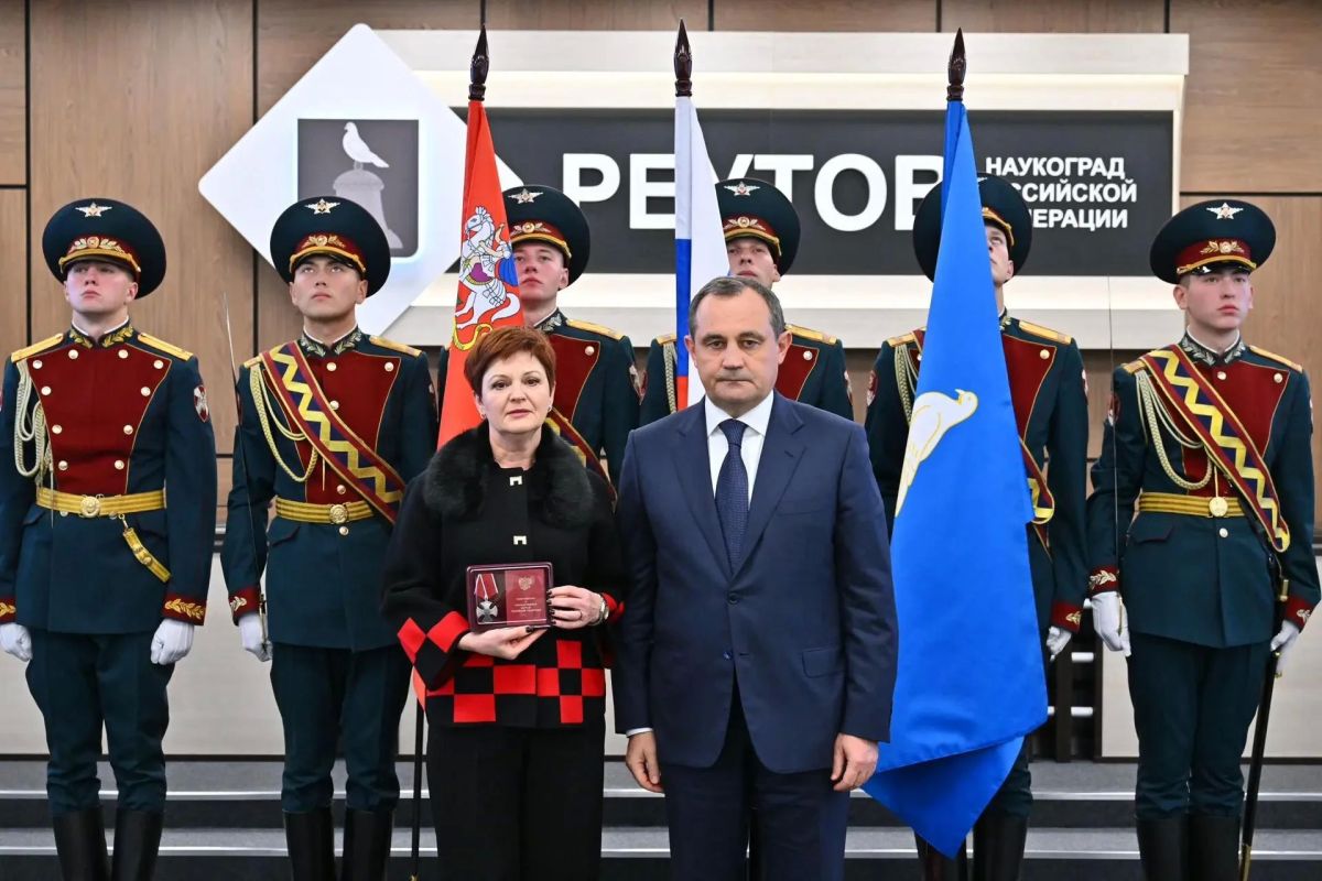 Семьям погибших участников СВО передали государственные награды в Реутове Семьям погибших участников СВО передали государственные награды в Реутове