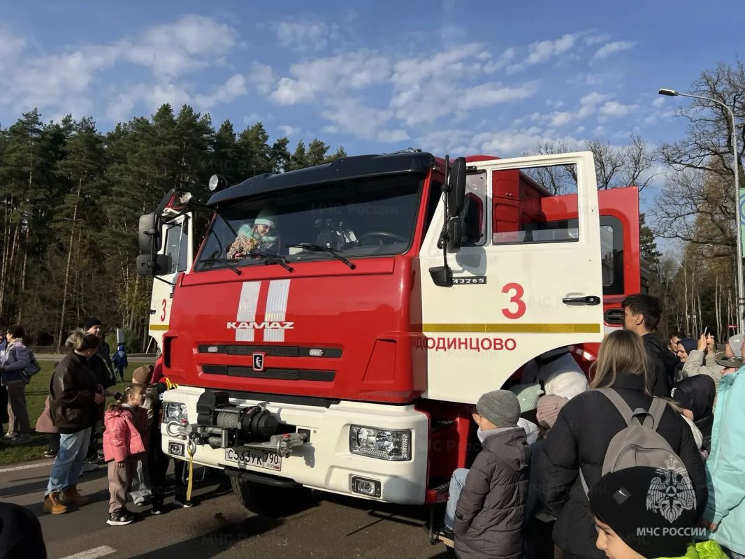 Сотрудники МЧС России приняли участие в акции «Безопасность детства» в Одинцовском городском округе Сотрудники МЧС России приняли участие в акции «Безопасность детства» в Одинцовском городском округе