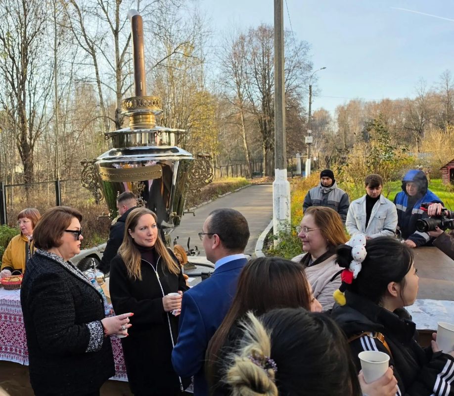 30 октября в Центре образования № 45 в деревне Ямкино состоялось яркое событие — обмен опытом и культурными традициями с делегацией из Китая 30 октября в Центре образования № 45 в деревне Ямкино состоялось яркое событие — обмен опытом и культурными традициями с делегацией из Китая