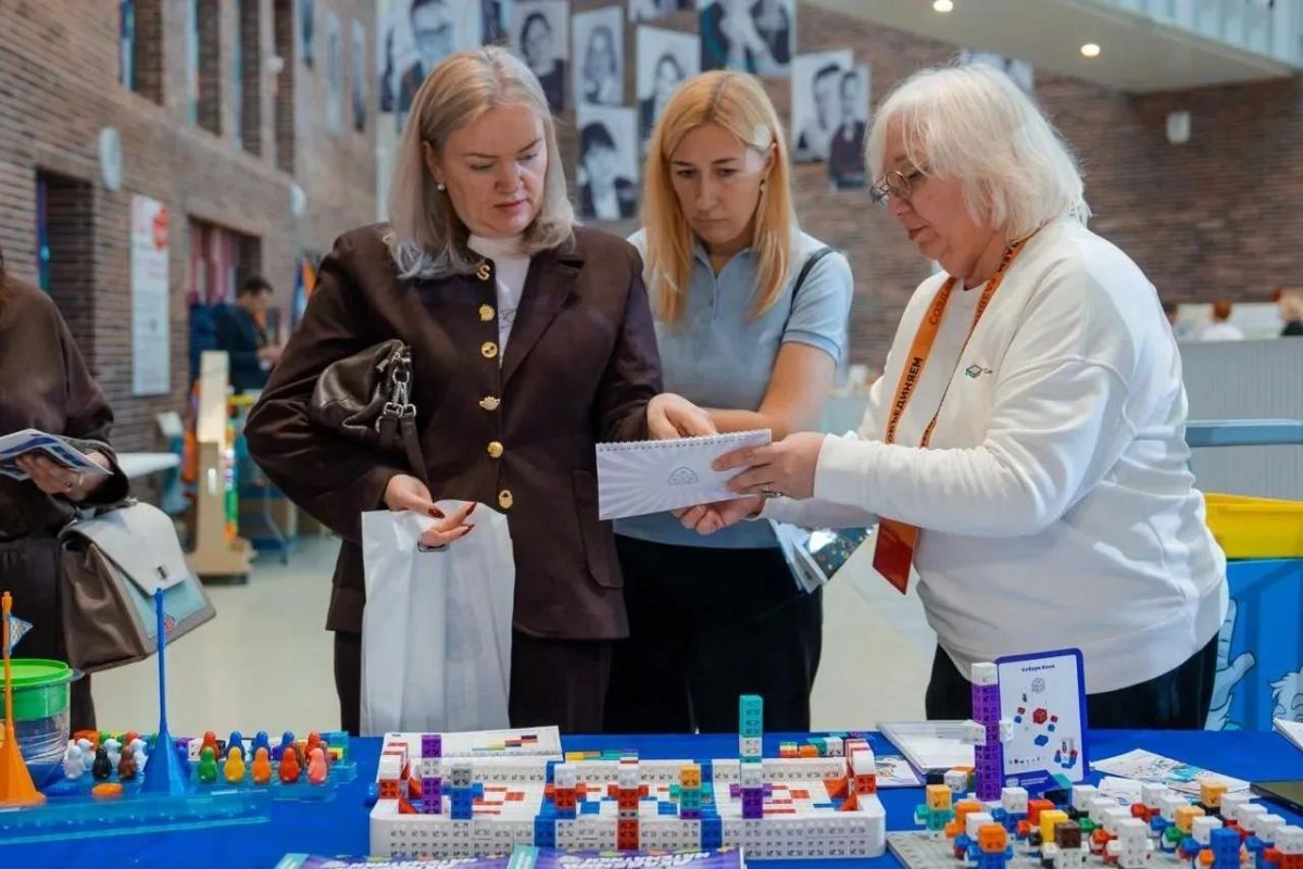 Ленинский городской округ достойно представил свои достижения в сфере дошкольного образования на праздничном мероприятии «Цифровая матрёшка — три измерения: традиции, логика, цифра», которое состоялось 28 октября Ленинский городской округ достойно представил свои достижения в сфере дошкольного образования на праздничном мероприятии «Цифровая матрёшка — три измерения: традиции, логика, цифра», которое состоялось 28 октября