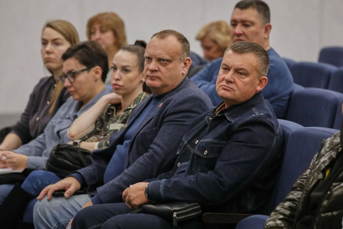 Заместитель главы Балашихи провел встречу с жителями микрорайона Новое Павлино Заместитель главы Балашихи провел встречу с жителями микрорайона Новое Павлино