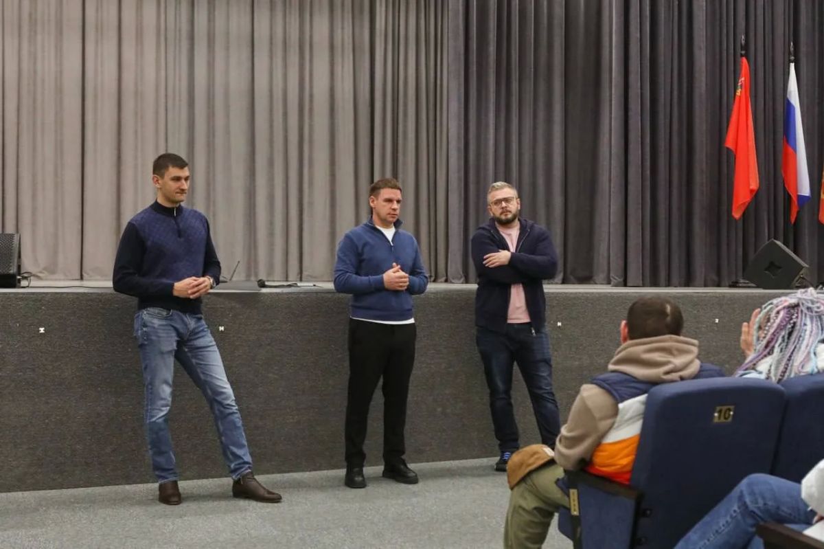 Заместитель главы Балашихи провел встречу с жителями микрорайона Новое Павлино Заместитель главы Балашихи провел встречу с жителями микрорайона Новое Павлино