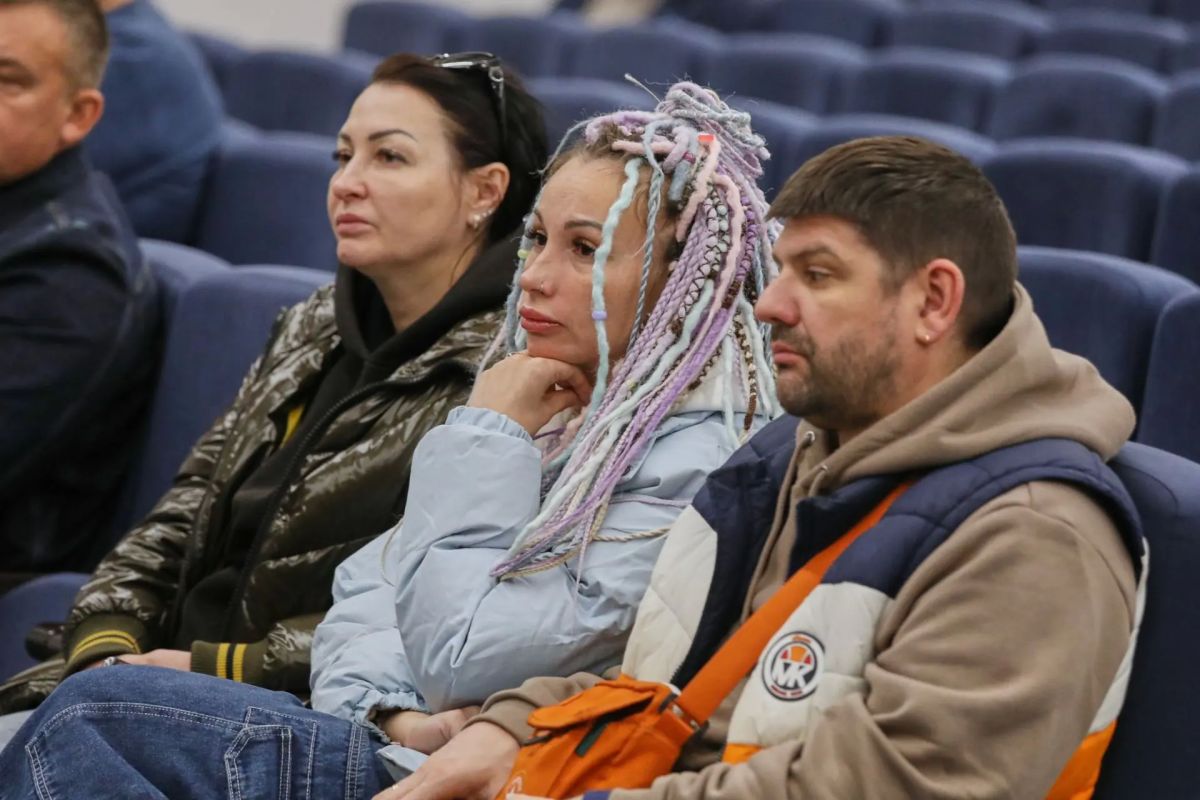 Заместитель главы Балашихи провел встречу с жителями микрорайона Новое Павлино Заместитель главы Балашихи провел встречу с жителями микрорайона Новое Павлино